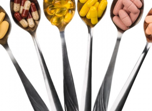 SEASONAL RELIEF THROUGH DIETARY SUPPLEMENTS: 7 SPOONS WITH DIETARY SUPPLEMENTS IN EACH SPOON